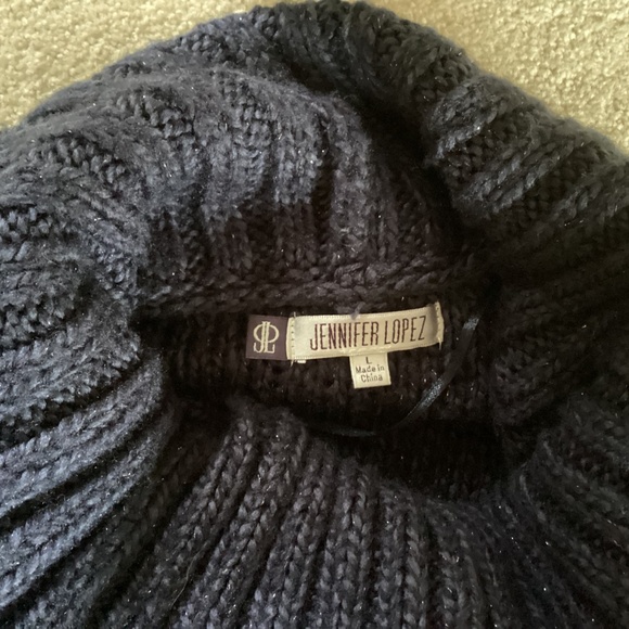 Jennifer Lopez Big Chunky Dark Blue Cable Knit Design Sweater - Picture 4 of 6